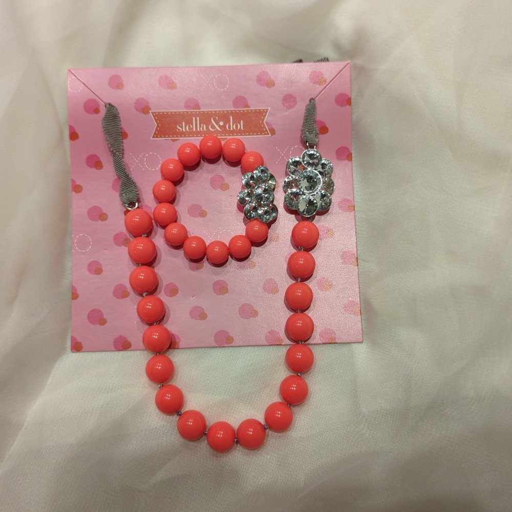 Stella and Dot girls Color crush statement necklace set